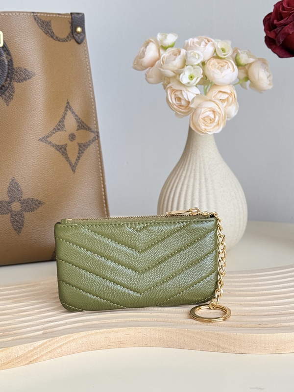 イヴサンローラン財布背面デザイン